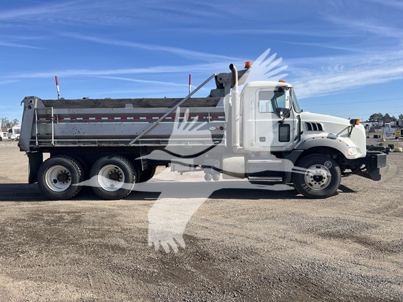 2013 MACK GRANITE GU813 - image 4 of 6