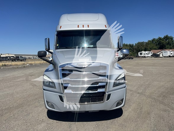 2021 FREIGHTLINER CASCADIA 126 2021 FREIGHTLINER CASCADIA 126 - image 2 of 6