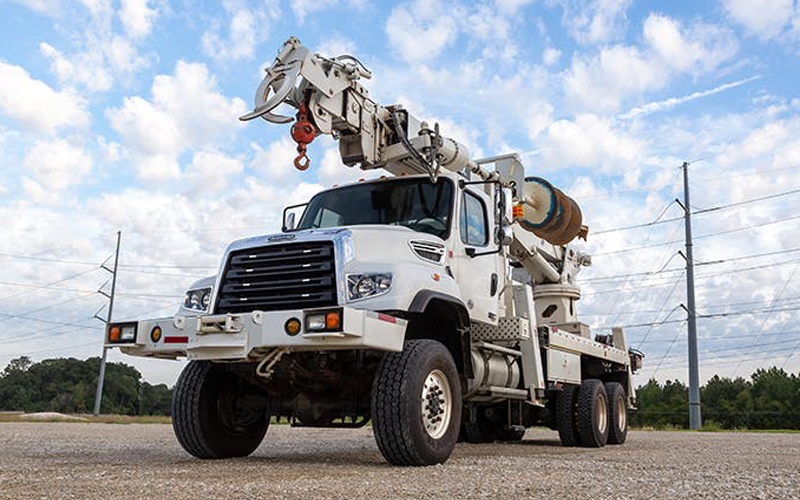 Freightliner 114SD Plus 19844_ftc_42n_114sd_applications_utility_700x470