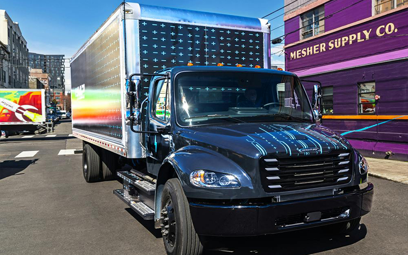 Freightliner eM2 Freightliner eM2 - image 1 of 6