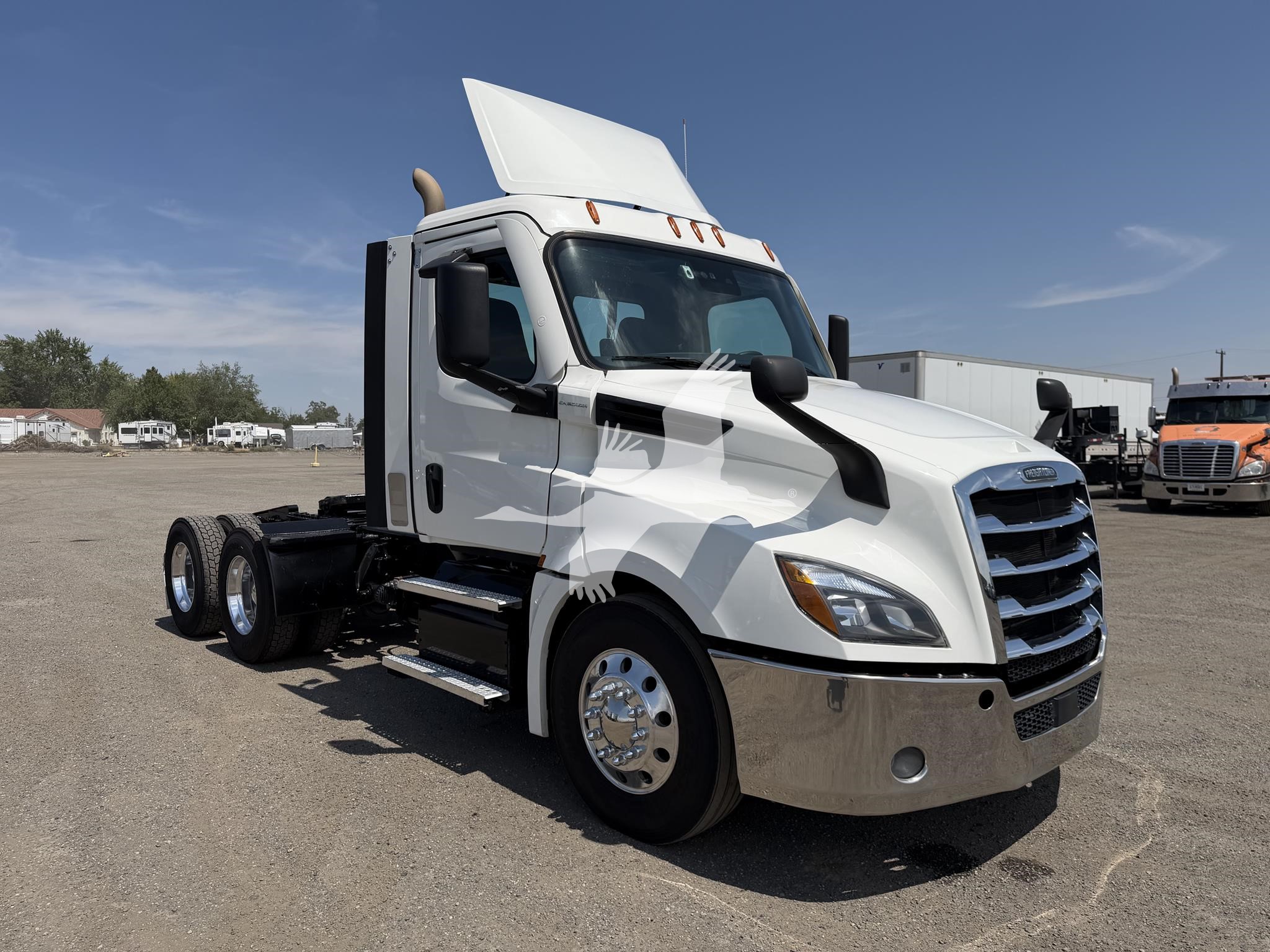 2021 FREIGHTLINER CASCADIA 126 2021 FREIGHTLINER CASCADIA 126 - image 1 of 6