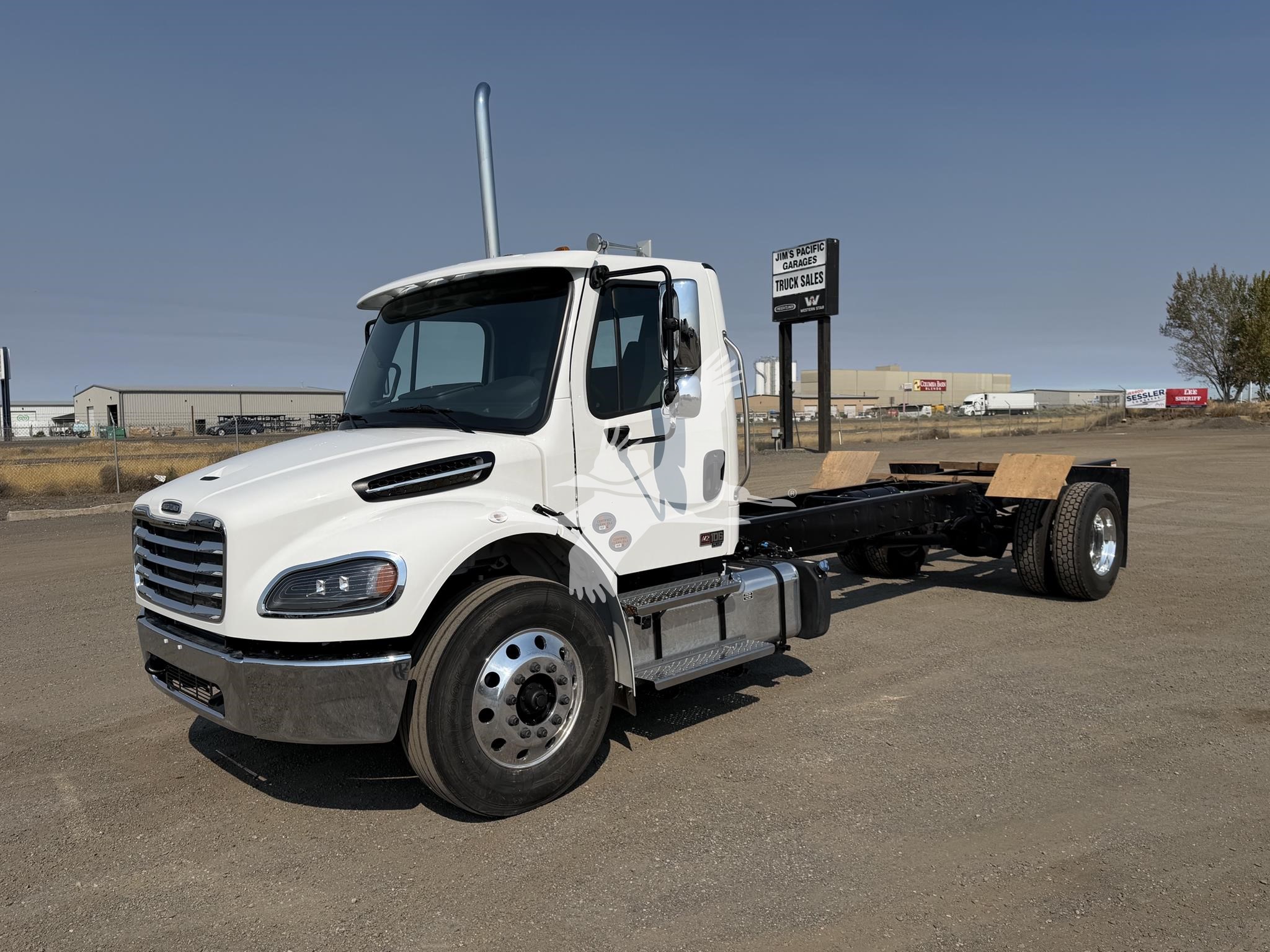 2027 FREIGHTLINER BUSINESS CLASS M2 106 PLUS 2027 FREIGHTLINER BUSINESS CLASS M2 106 PLUS - image 1 of 6
